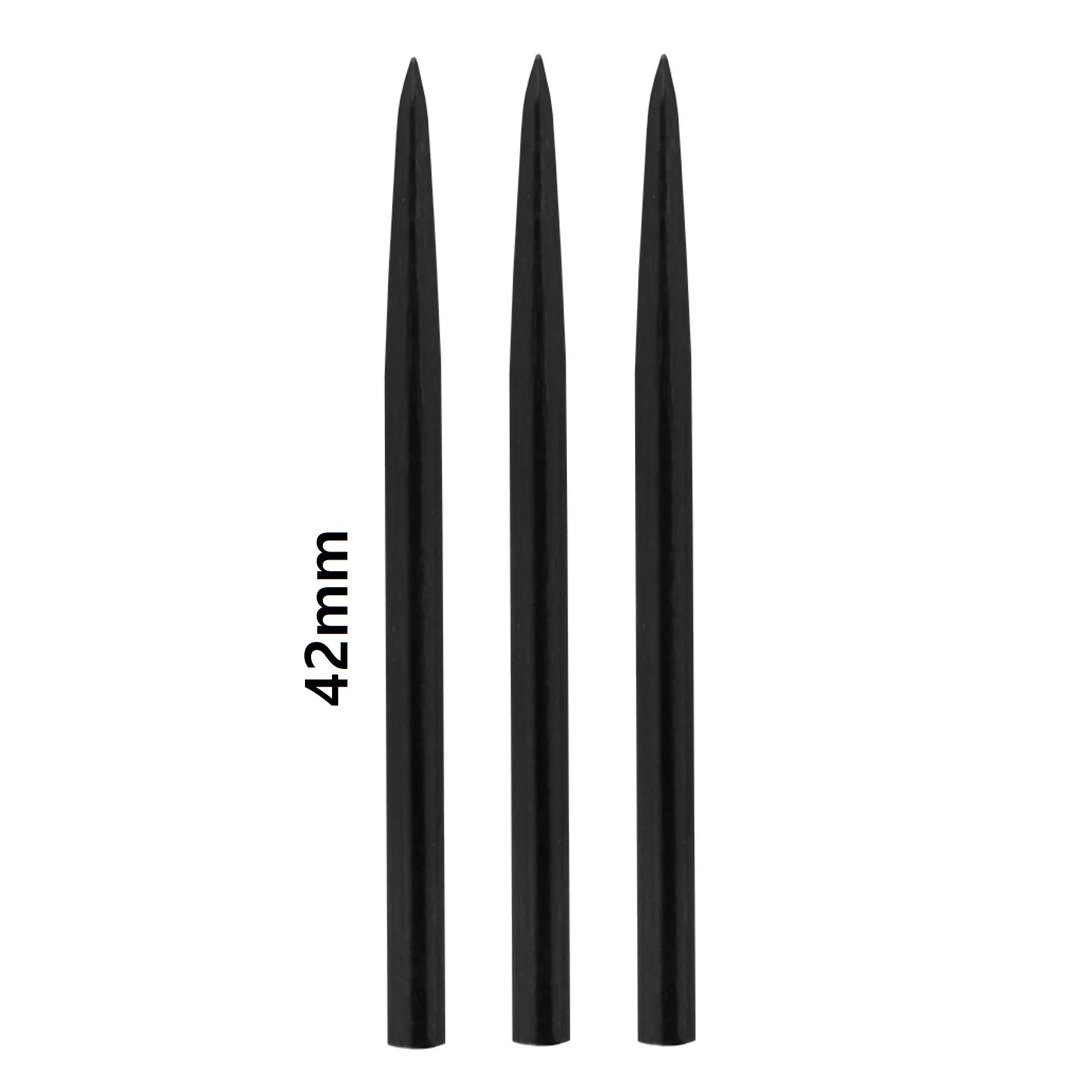 Drei schwarze Stylus-Stiftspitzen sind vertikal auf einem weißen Hintergrund ausgerichtet und ähneln den eleganten Bulls Steel Dart Point Black der Marke Bulls. Sie laufen spitz zu und die genaue Länge wird durch die Angabe „42 mm“ angegeben.