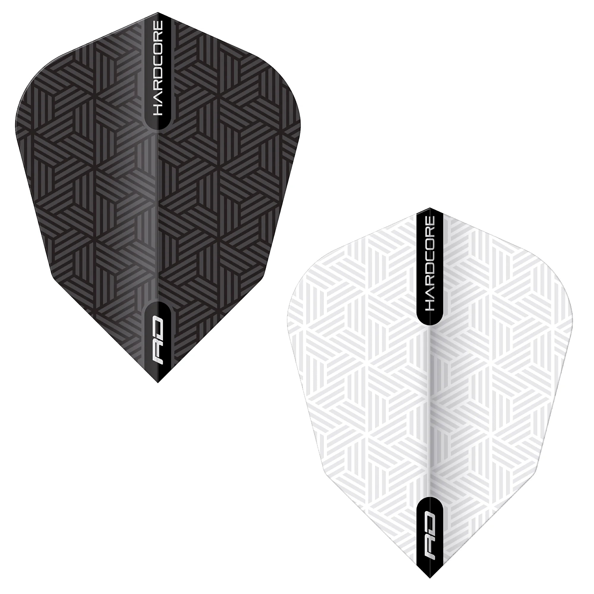 Zwei Red Dragon HARDCORE V Dart Flights weisen ein geometrisches Muster auf. Der linke ist schwarz mit grauen Linien, der rechte ist weiß mit hellgrau. Beide sind aus strapazierfähigem 100-Mikron-Material gefertigt und haben schwarze Seitenstreifen mit der Aufschrift „HARDCORE“ und „RD“.